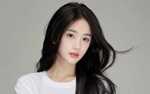 长发清纯美女潘敏4K壁纸-奈落语