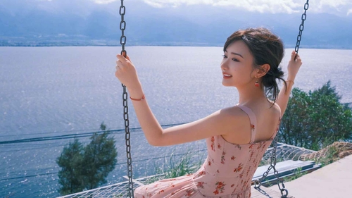 毛晓彤 秋千 美女4K壁纸-奈落语