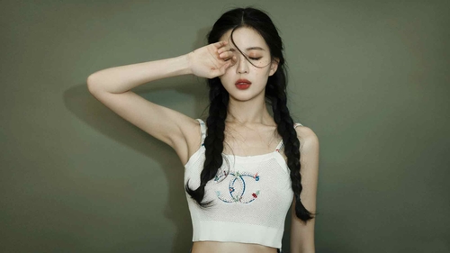 美女闭眼 可爱 好看 4k桌面壁纸-奈落语