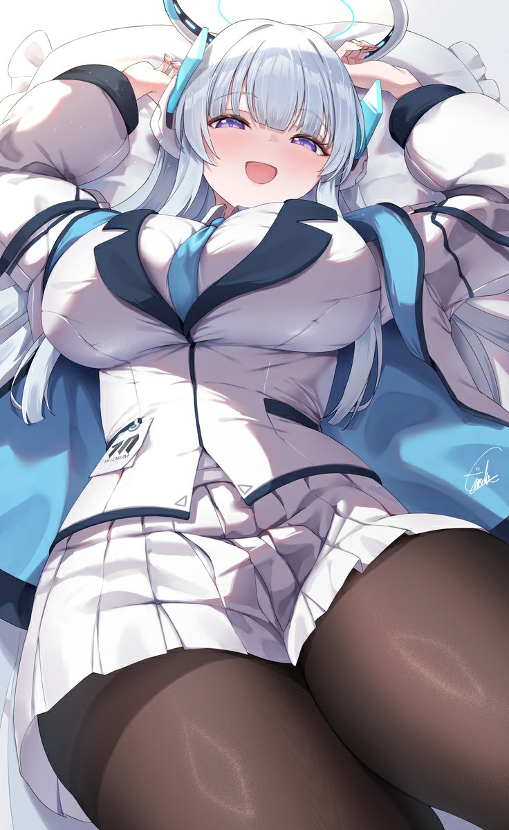 动漫美少女惬意躺姿超吸睛