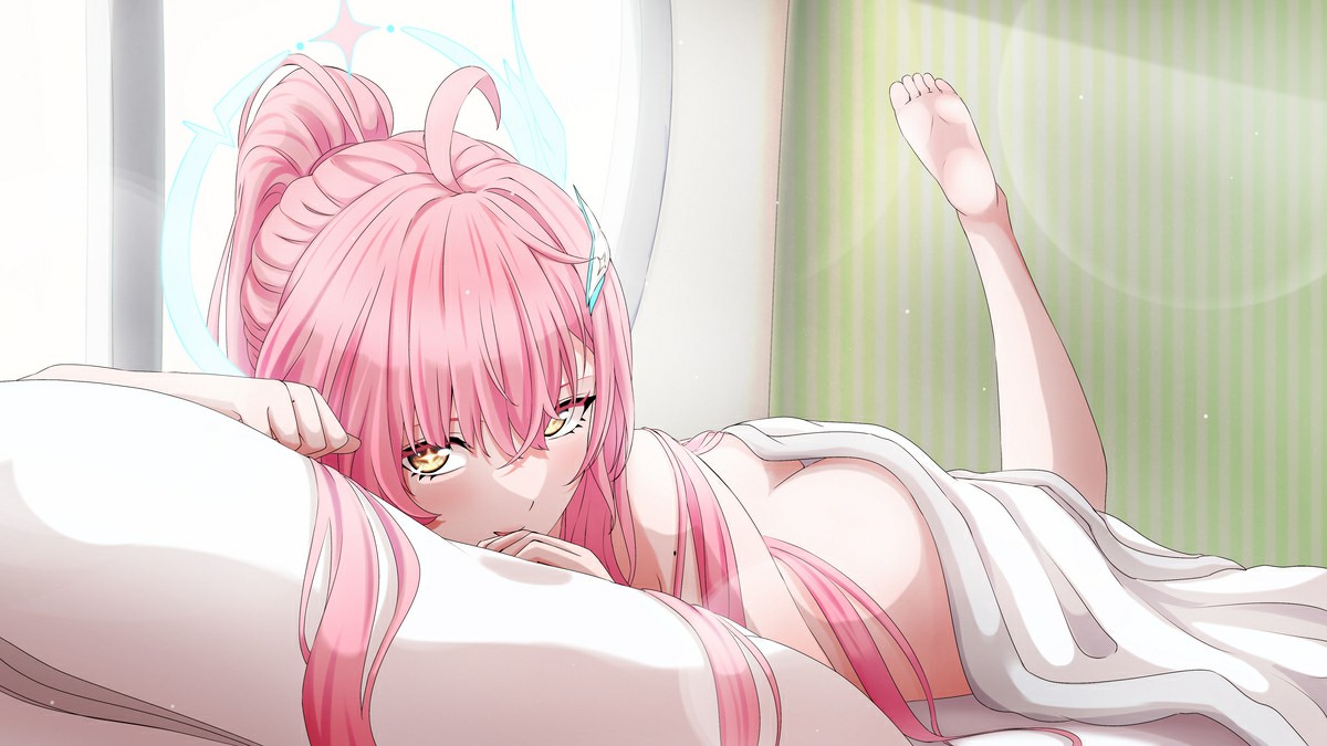 慵懒粉色系美少女的惬意瞬间