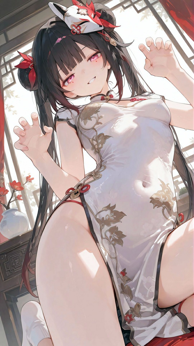 戴狐面的旗袍少女 古雅窗畔尽显灵动娇态