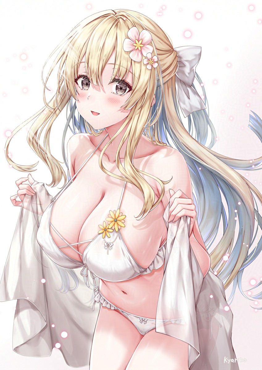 梦幻金发美少女的魅力瞬间