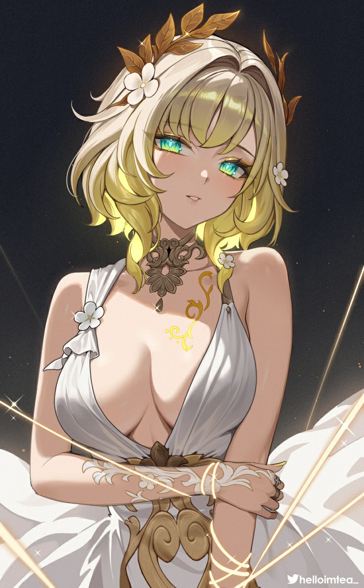 鎏金纹饰衬素裙 宛如神域谪落的优雅女神