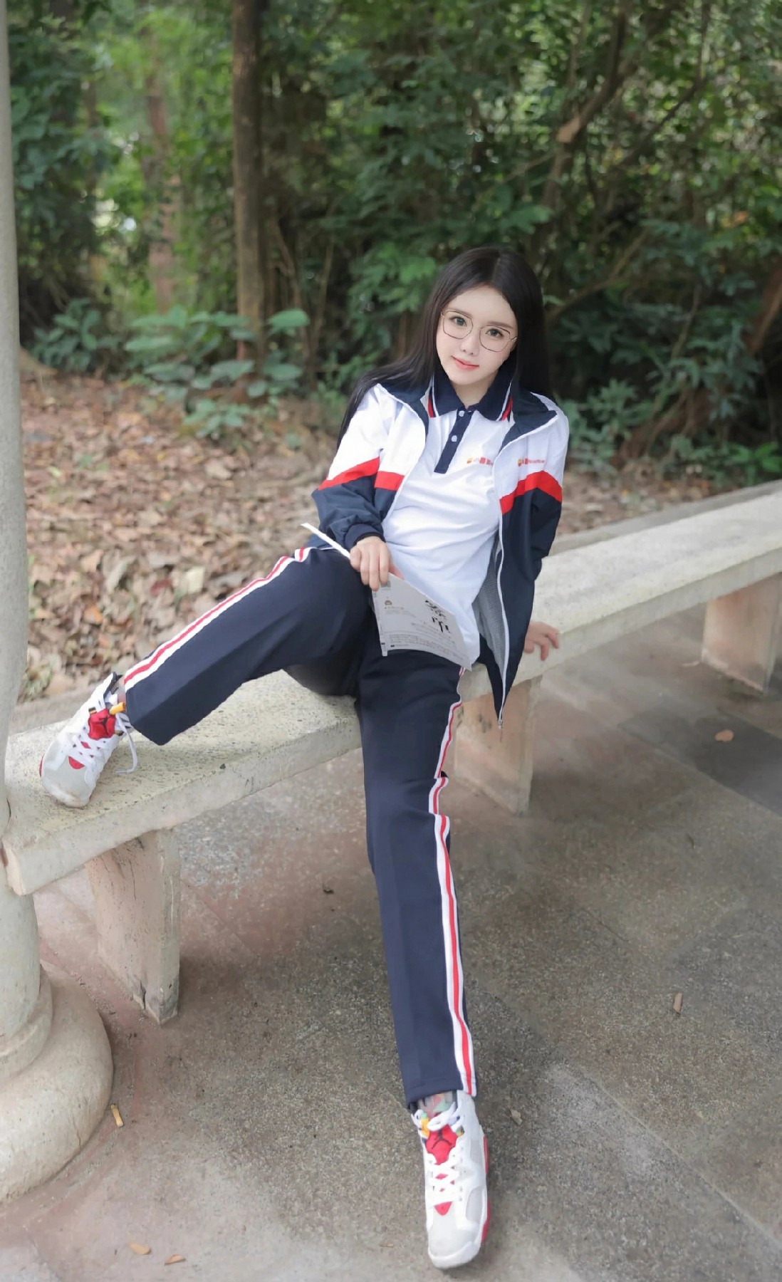 [公园长椅校服随拍 满满的青春校园氛围感