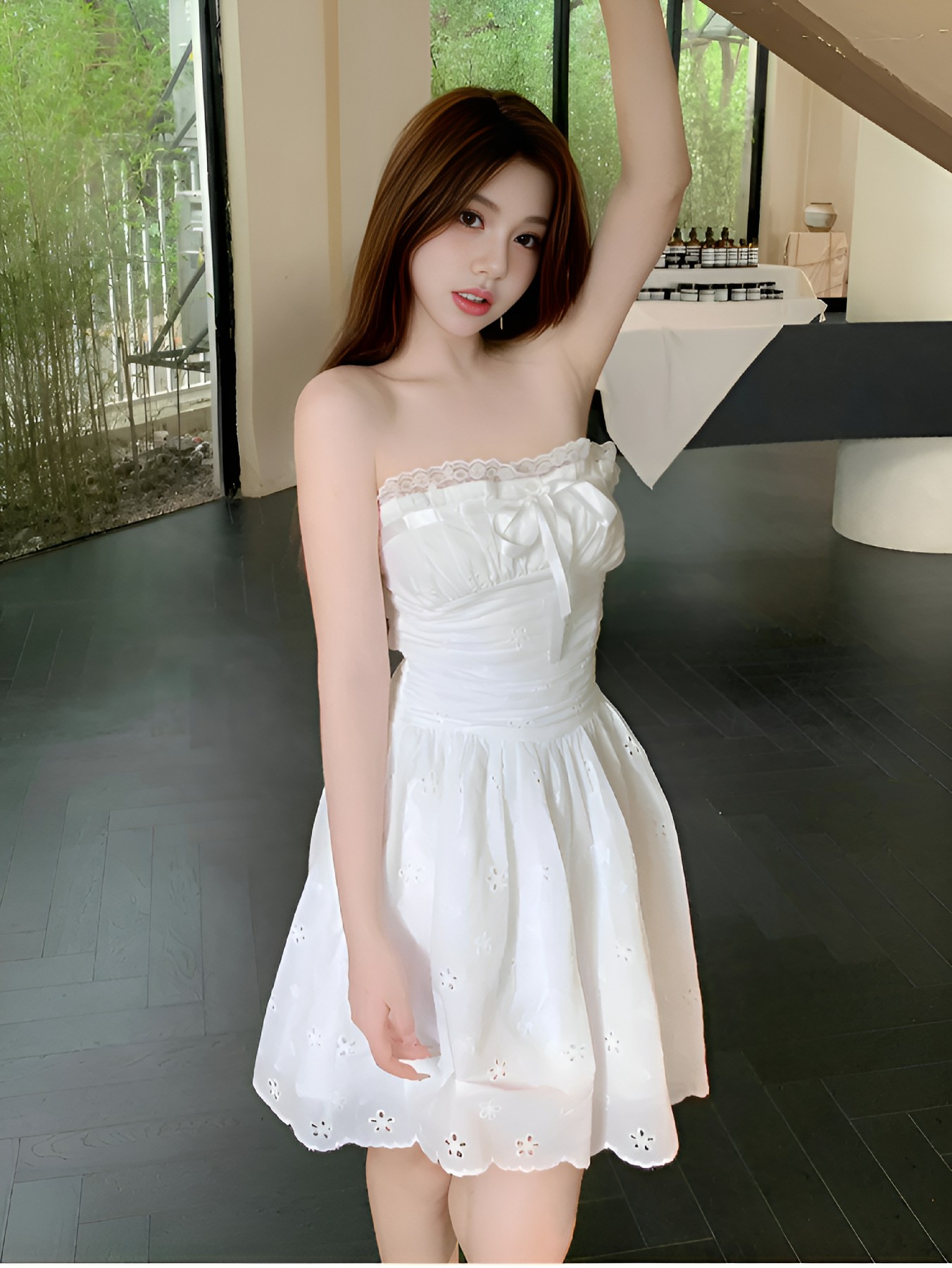 纯白抹胸小裙，邂逅夏日浪漫