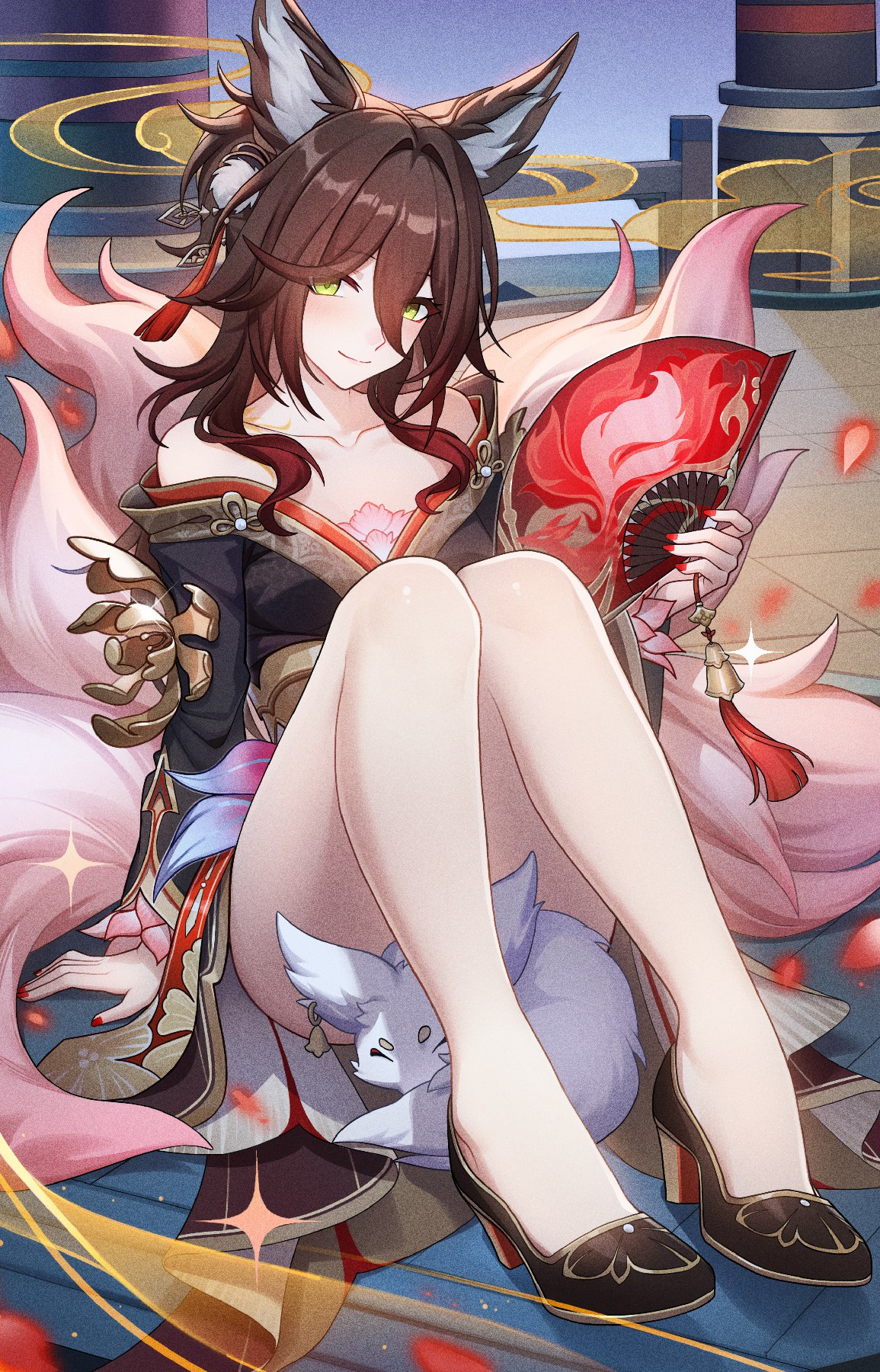 狐耳美人持扇的魅惑瞬间