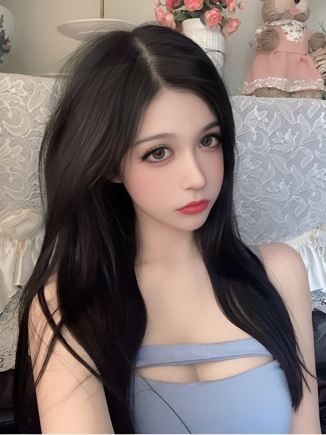 蓝裙甜妹｜蕾丝背景温柔氛围感自拍