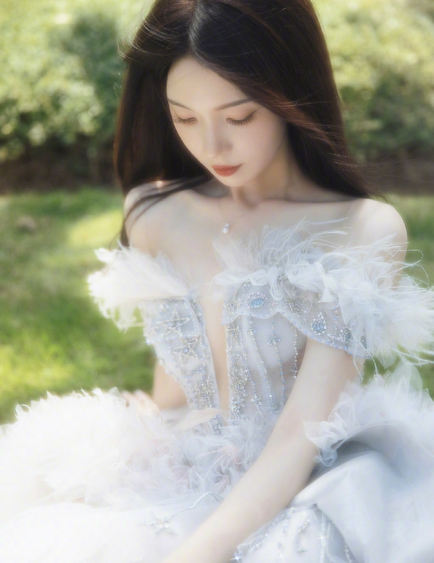 森系仙气羽毛礼服 氛围感绝美瞬间