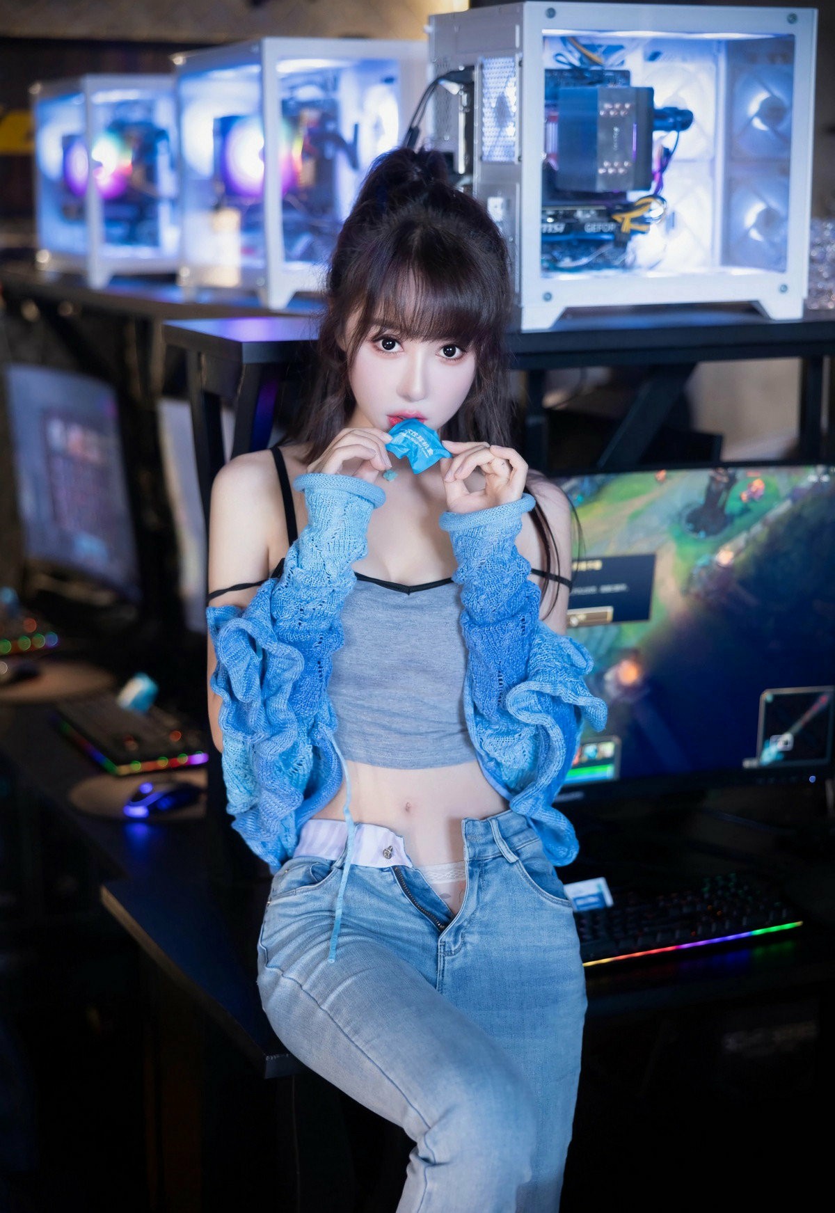 电竞馆甜酷少女日常氛围感写真