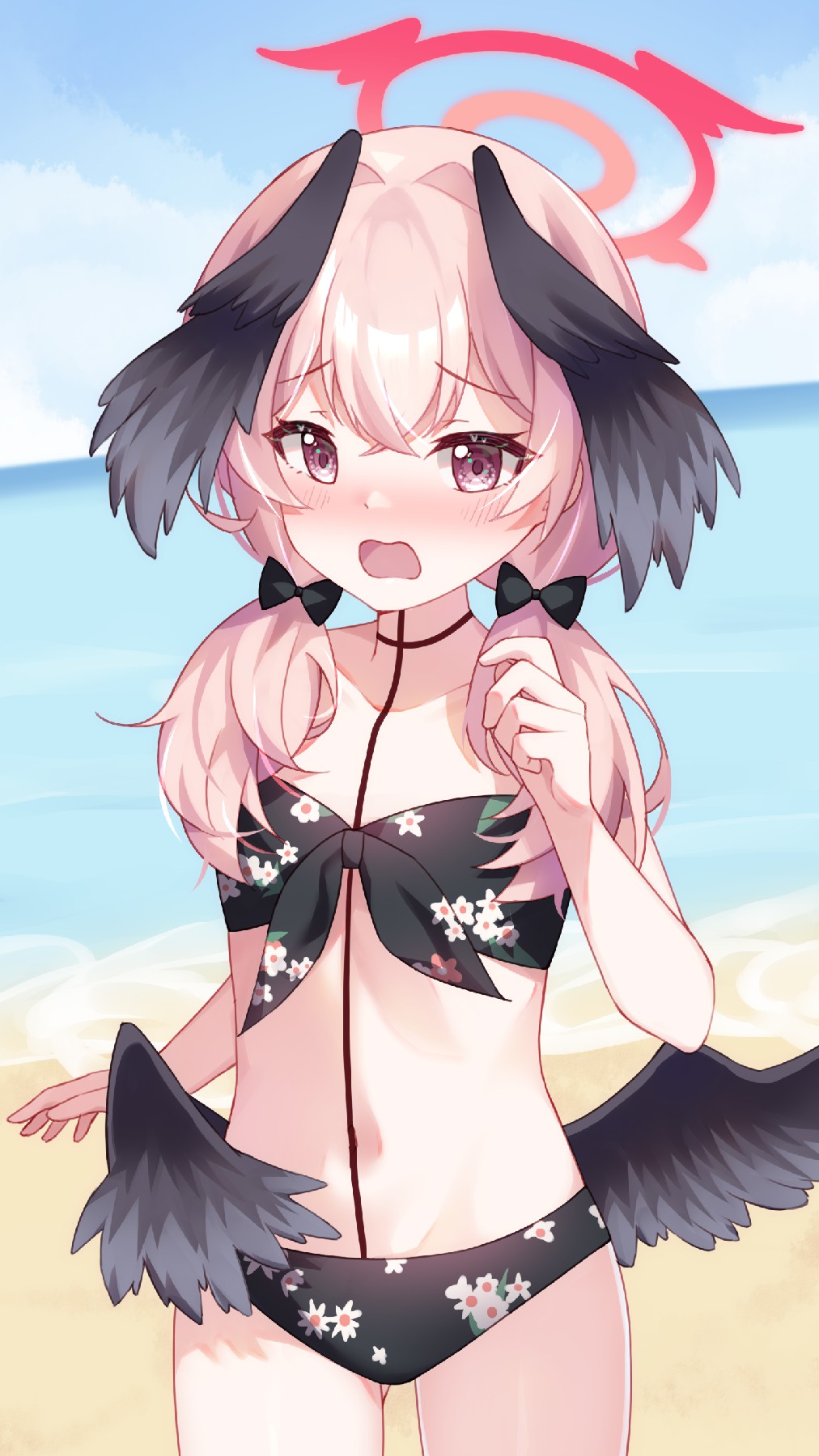 海滩上的可爱泳装小恶魔风少女