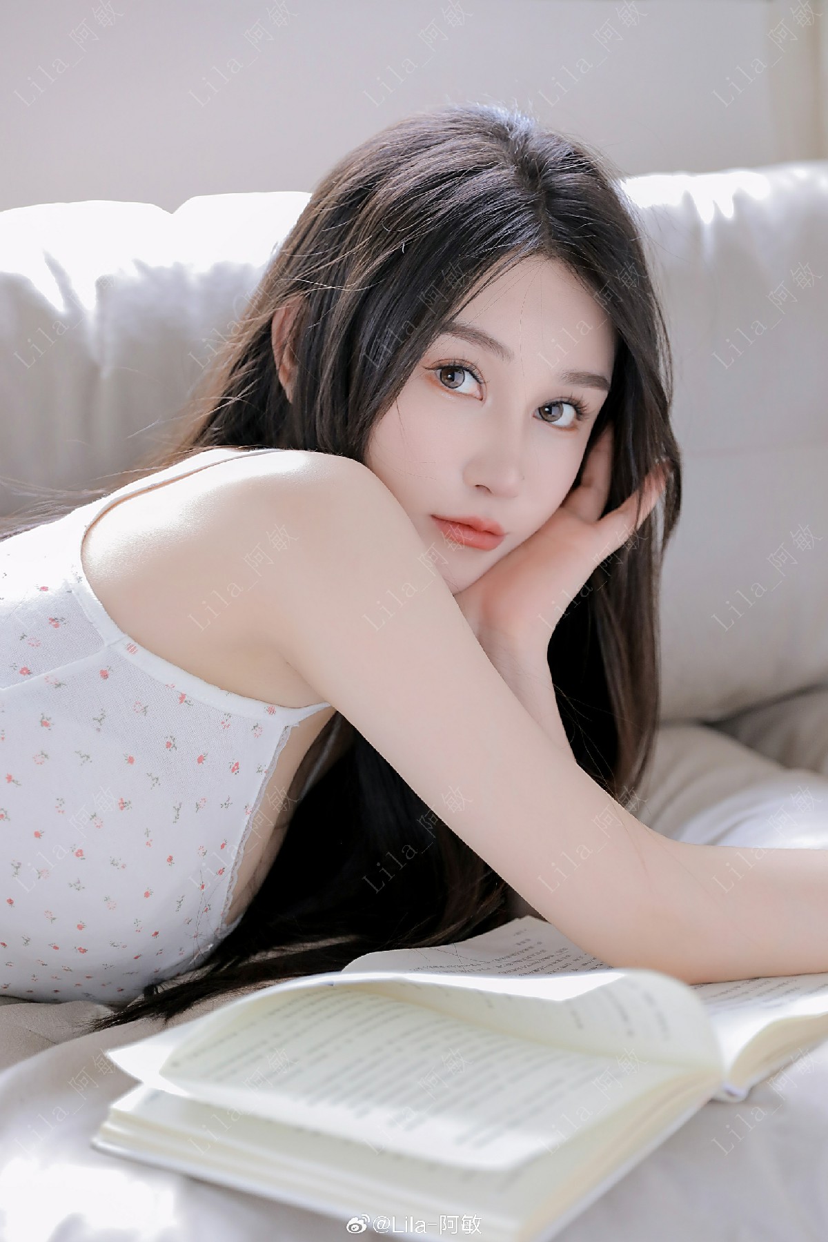 碎花吊带书香，慵懒温柔氛围感