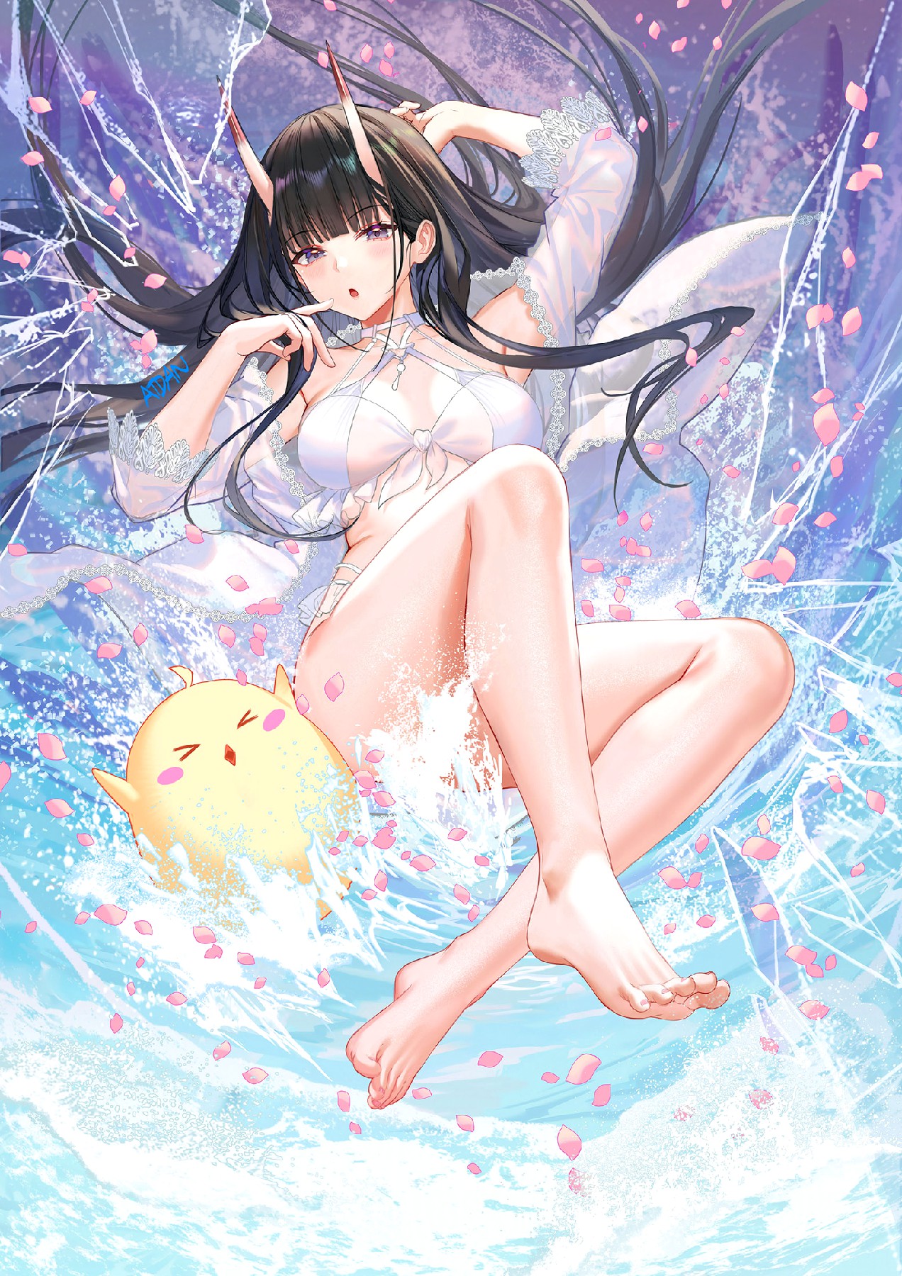 水浪樱瓣间的角系少女