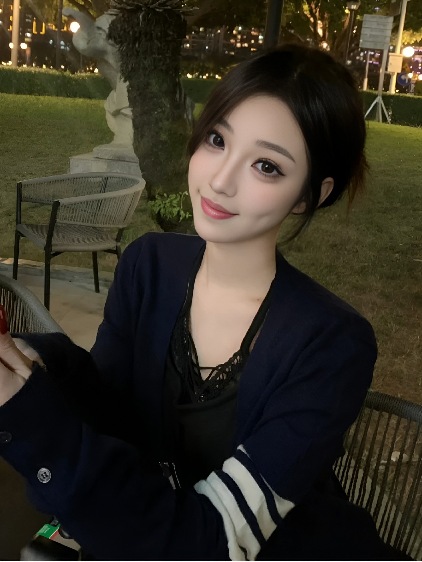 夜晚户外小坐｜温柔氛围感拉满的穿搭