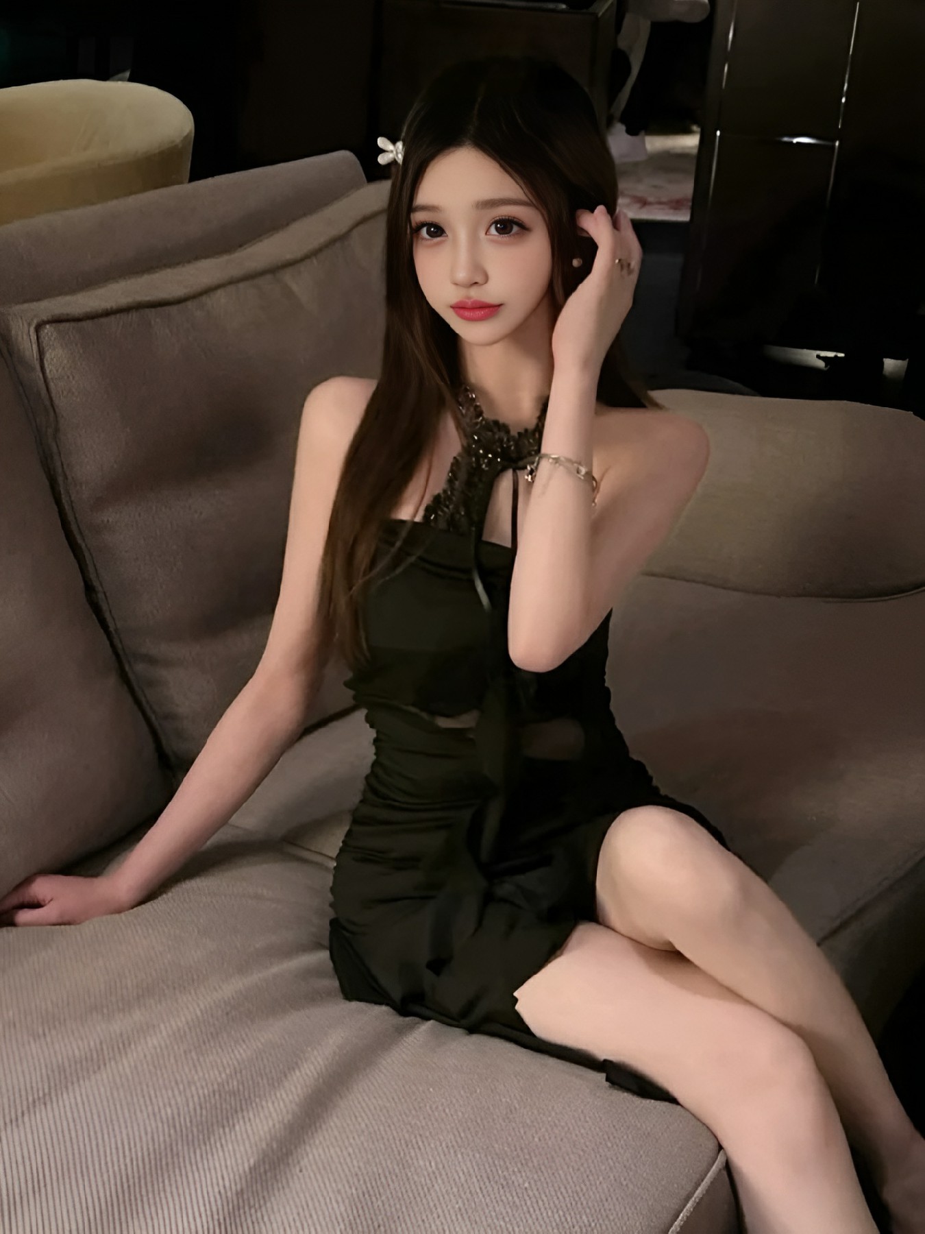 黑色吊带裙氛围感穿搭，慵懒高级感拉满