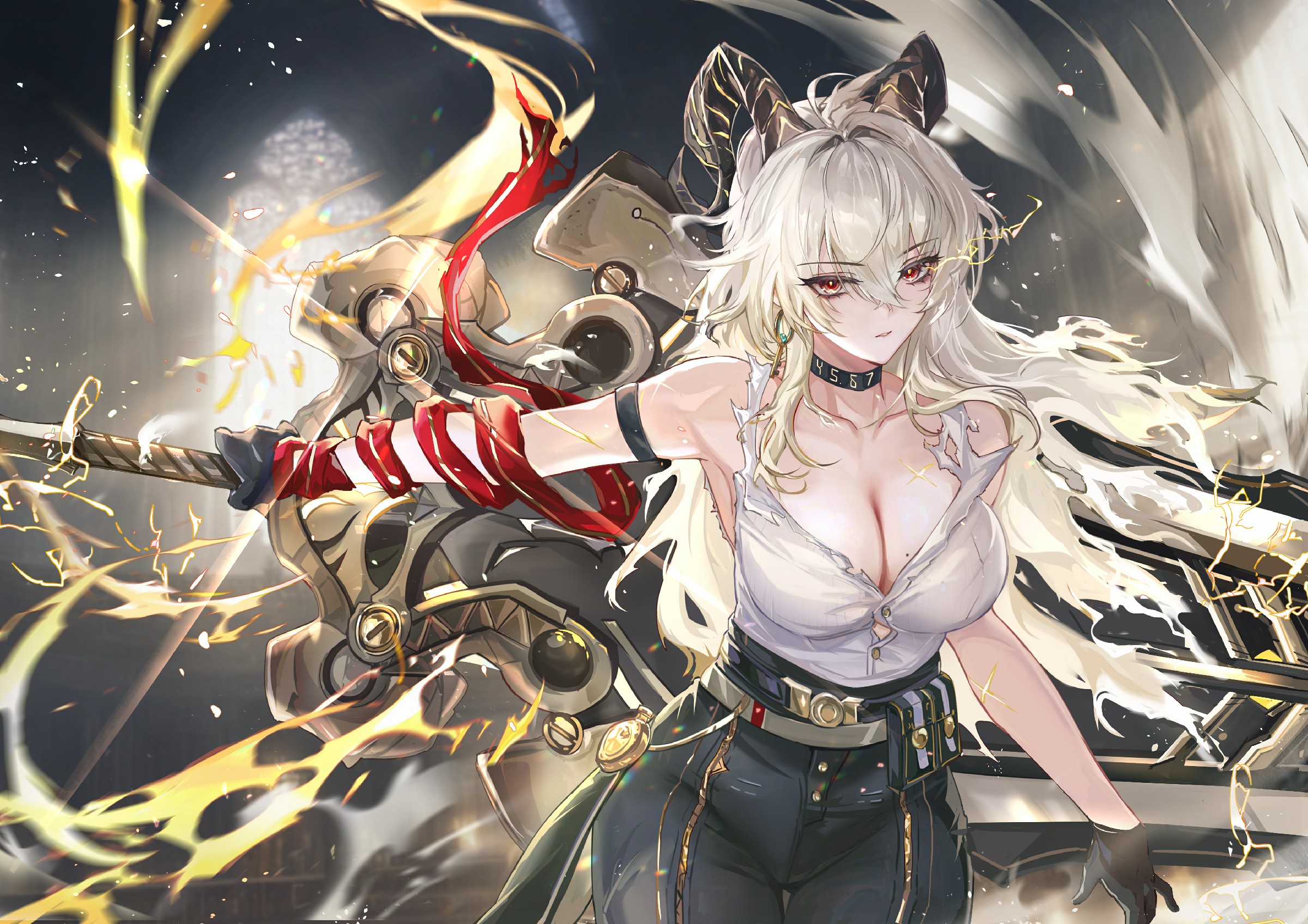 银发红瞳战姬持戟，雷光裹挟尽显超强气场