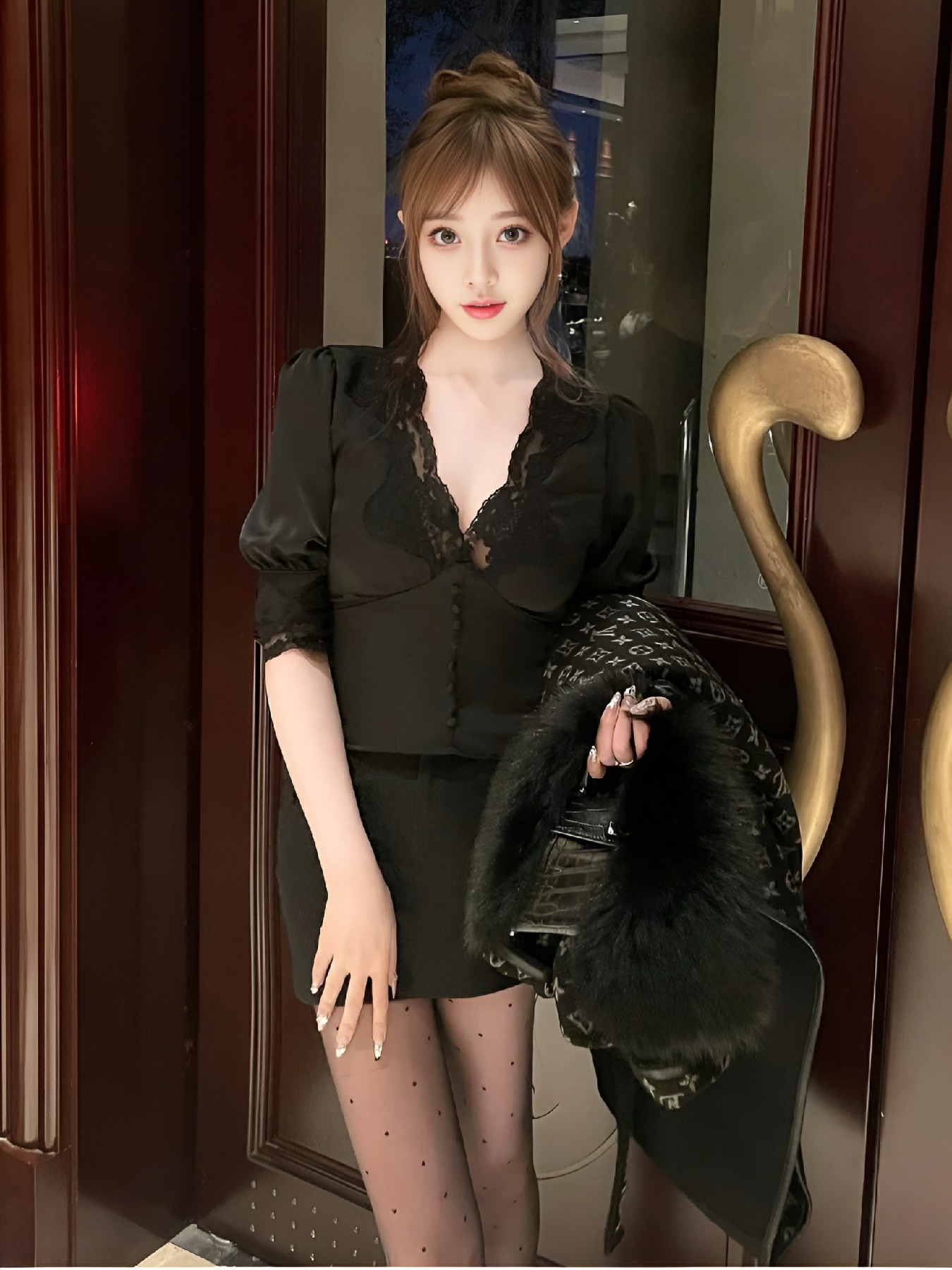 黑色蕾丝穿搭的精致氛围感