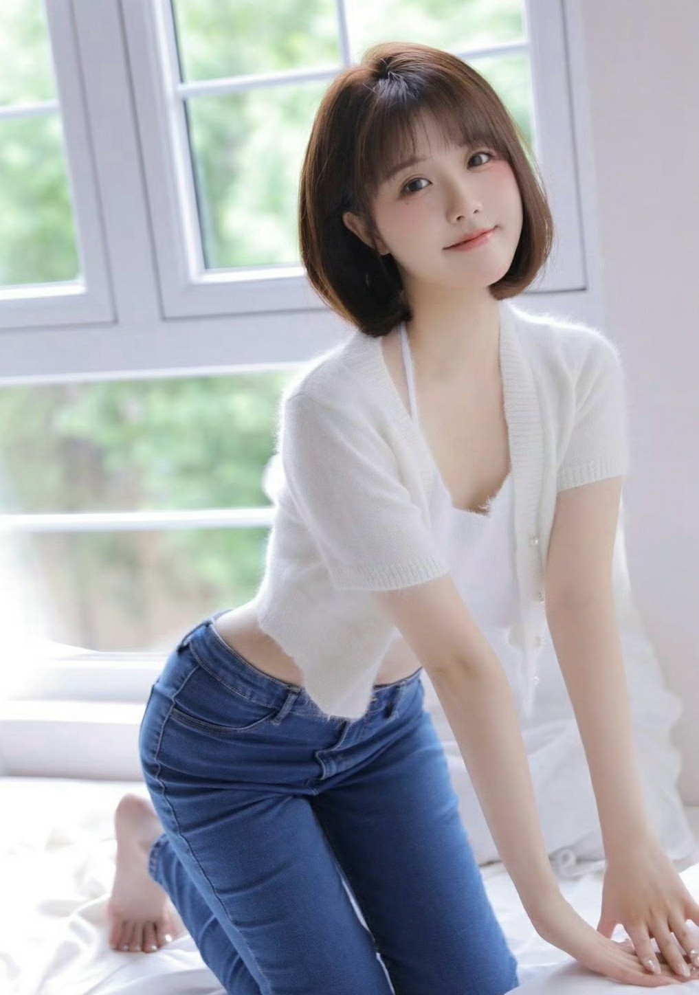 短发少女清新穿搭氛围感拉满