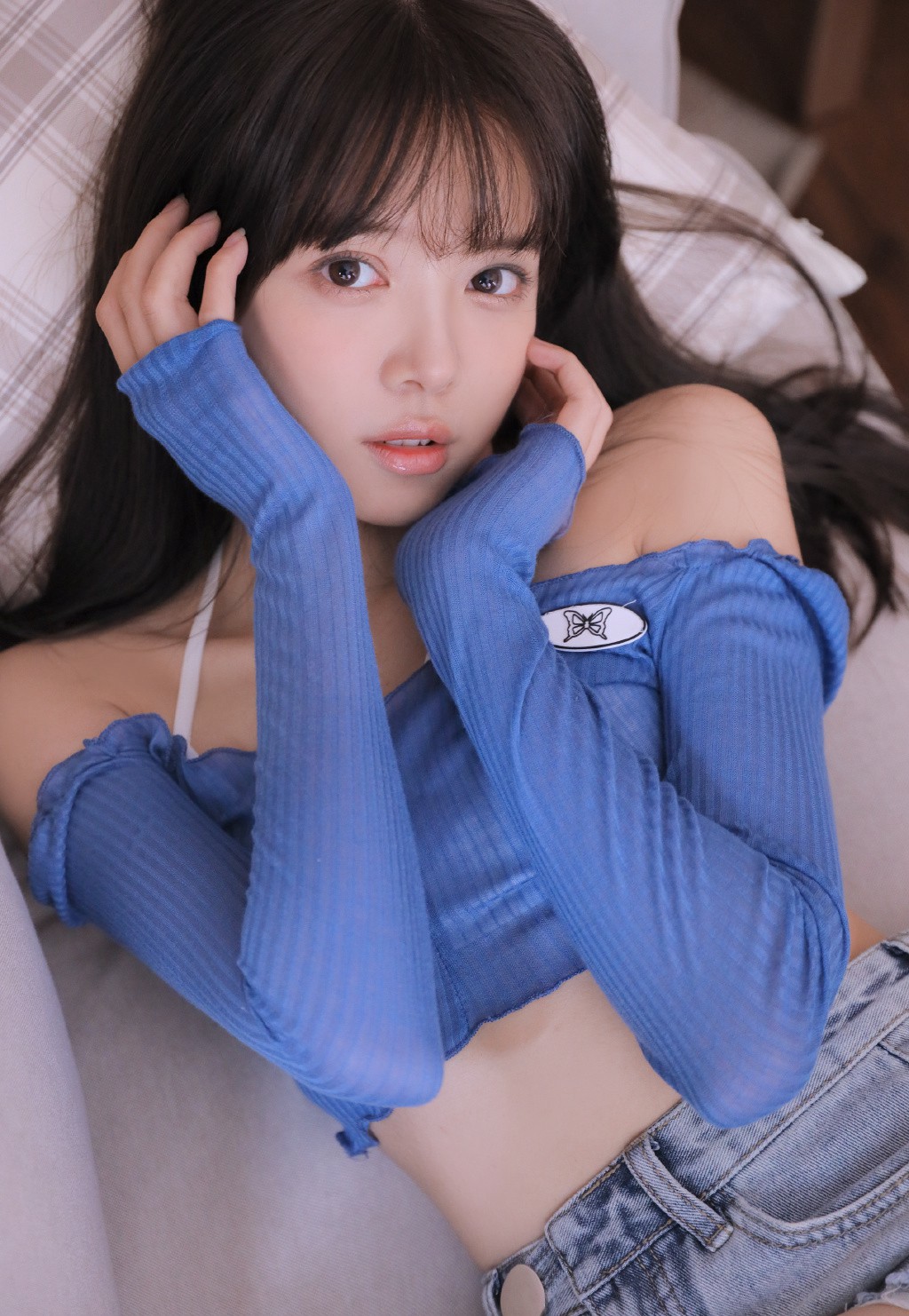 蓝色露肩针织衫穿搭,甜妹氛围感拉满