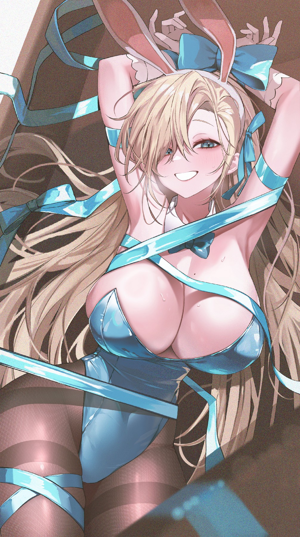 蓝丝带兔女郎的魅惑束缚瞬间