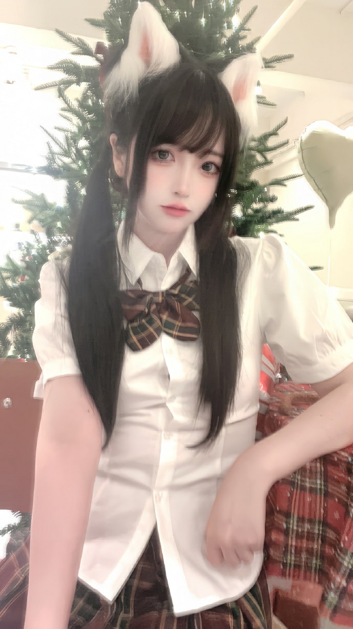 JK猫耳少女与圣诞氛围的甜美碰撞