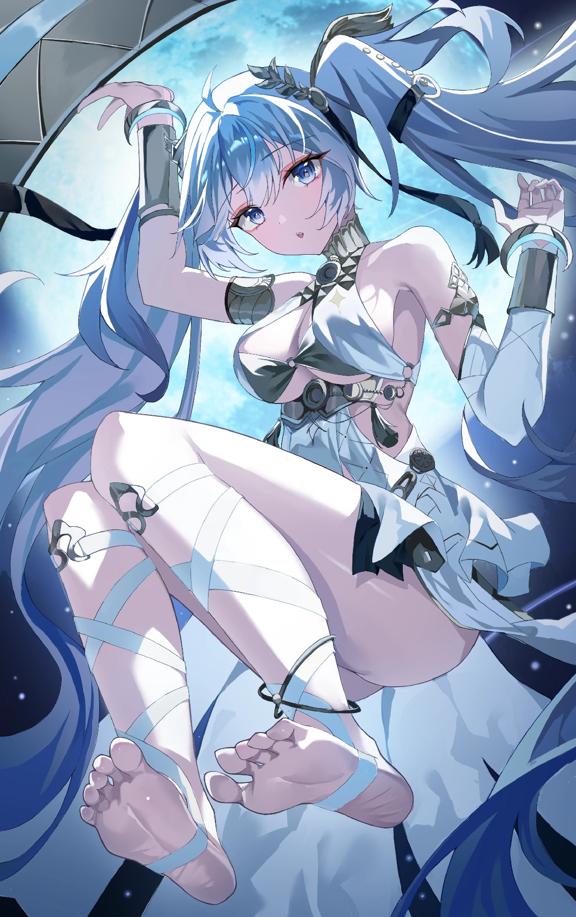 蓝发二次元美少女的梦幻造型展示