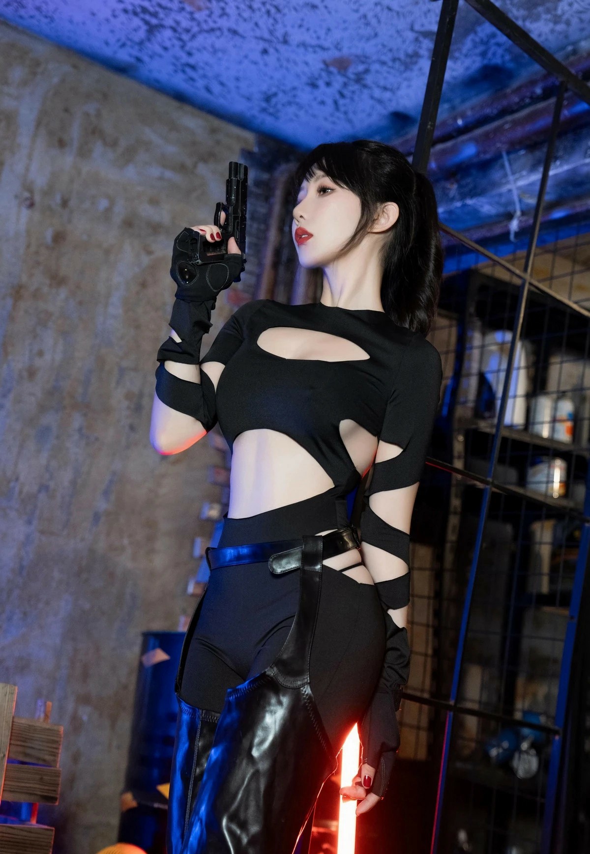 机能风特工辣妹｜镂空黑装太杀了