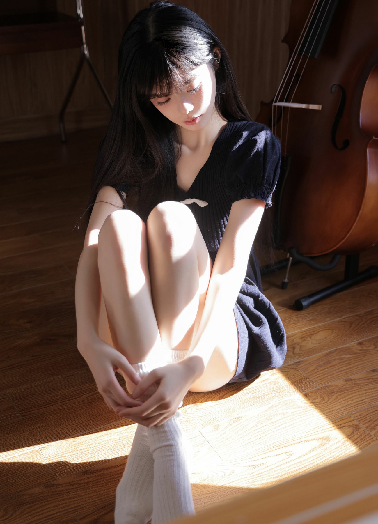 暖光洒落的秋日午后 温柔感室内少女随拍