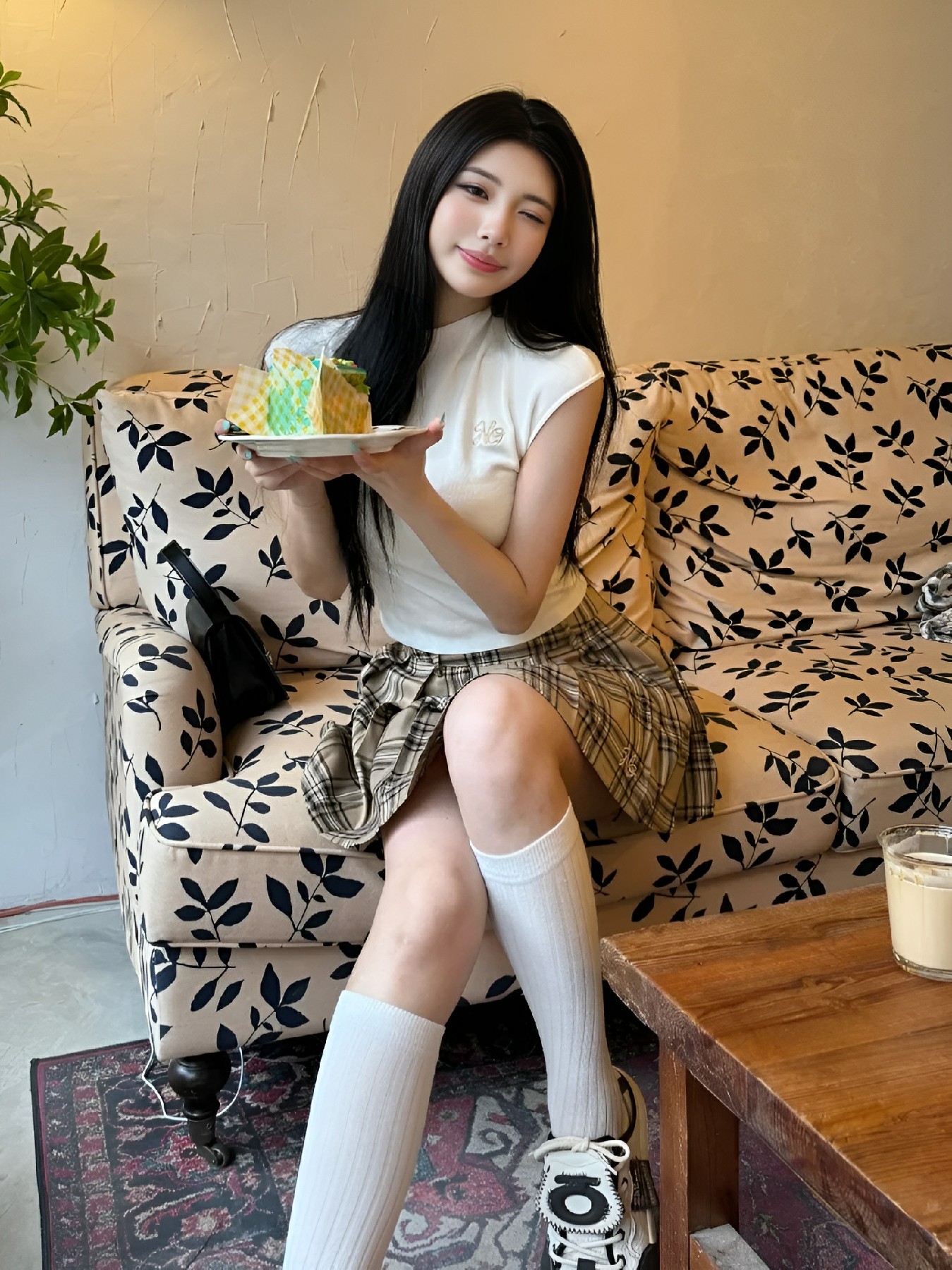 甜妹下午茶穿搭｜格裙+白袜好元气