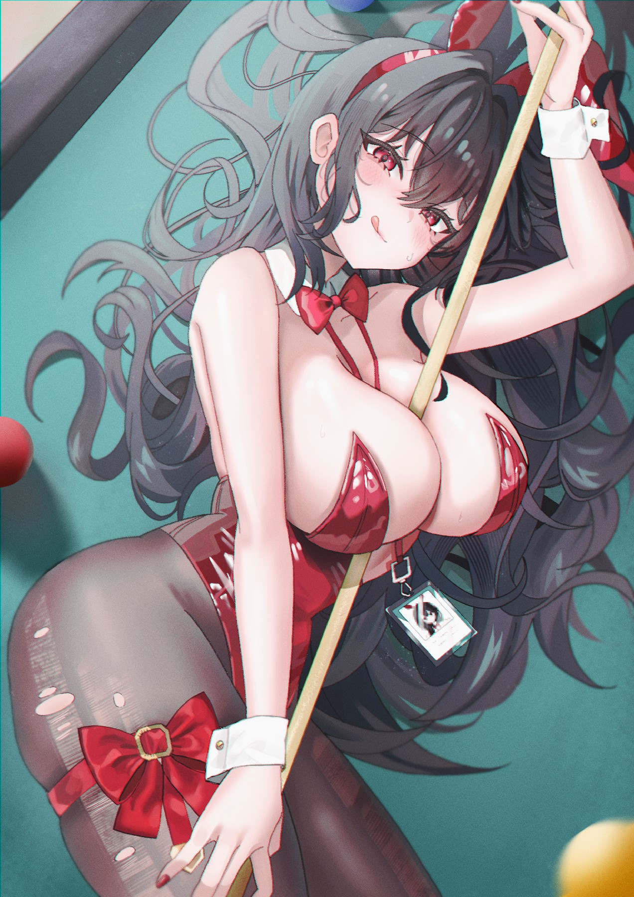 红装兔女郎台球桌，大胸与球杆的致命诱惑