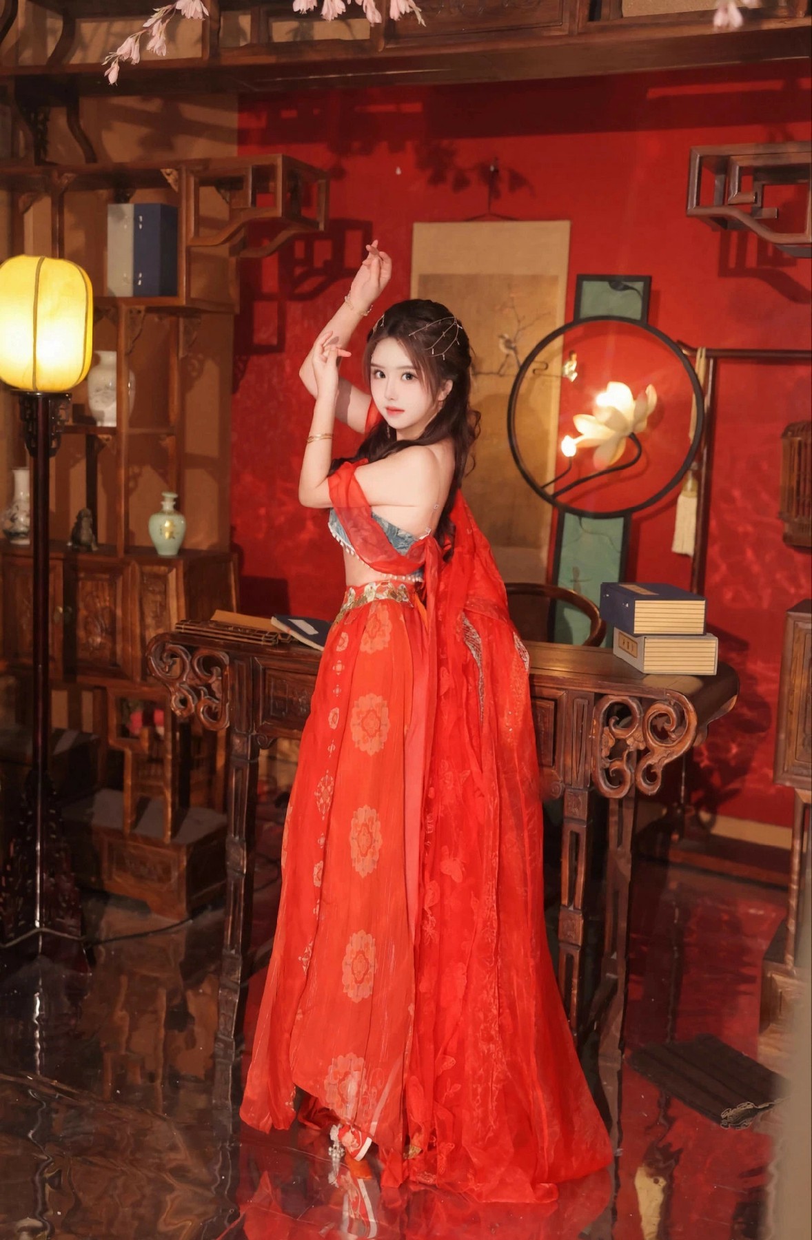 古风红裙美人，氛围感大片既视感