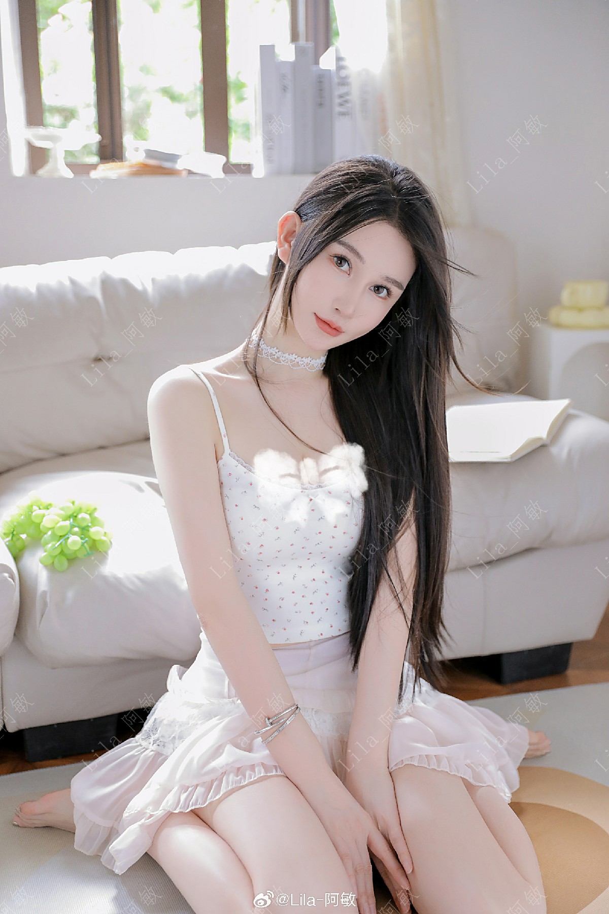 温柔系少女居家写真氛围感拉满呀