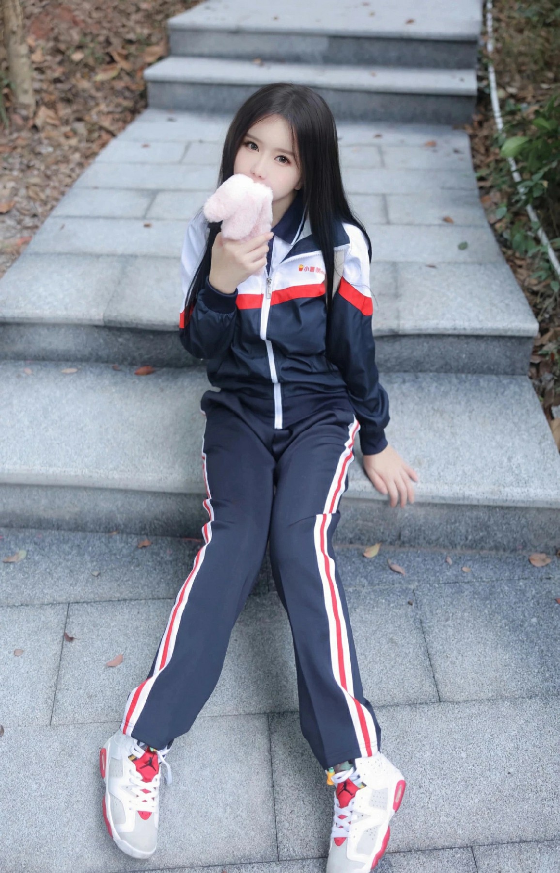 蓝白红运动服+AJ，青春元气感拉满