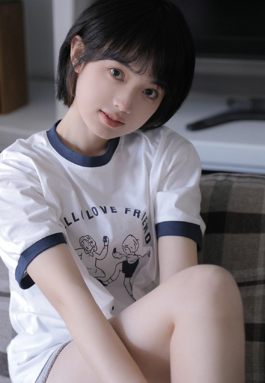 居家慵懒风日常随拍 清甜少女感溢出屏幕