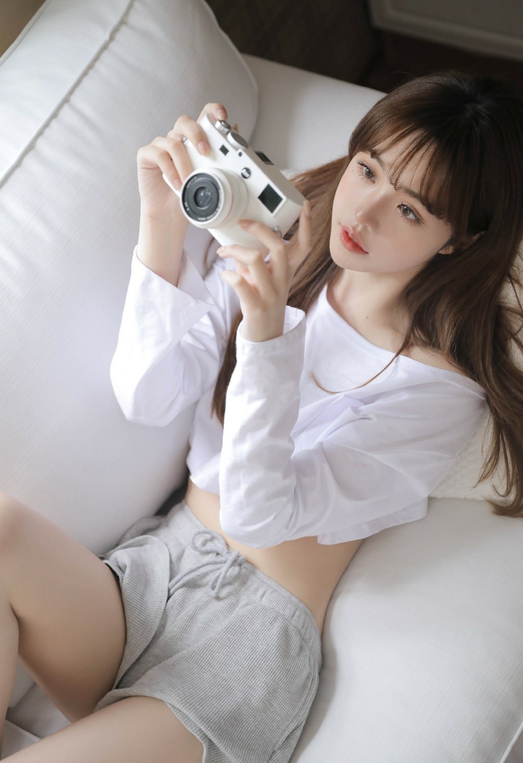 慵懒胶片感拍照日常｜少女居家氛围感