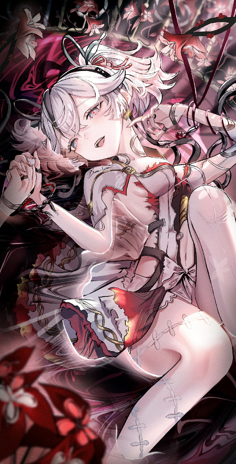 身陷花藤囚笼，病娇银发少女的魅惑时刻