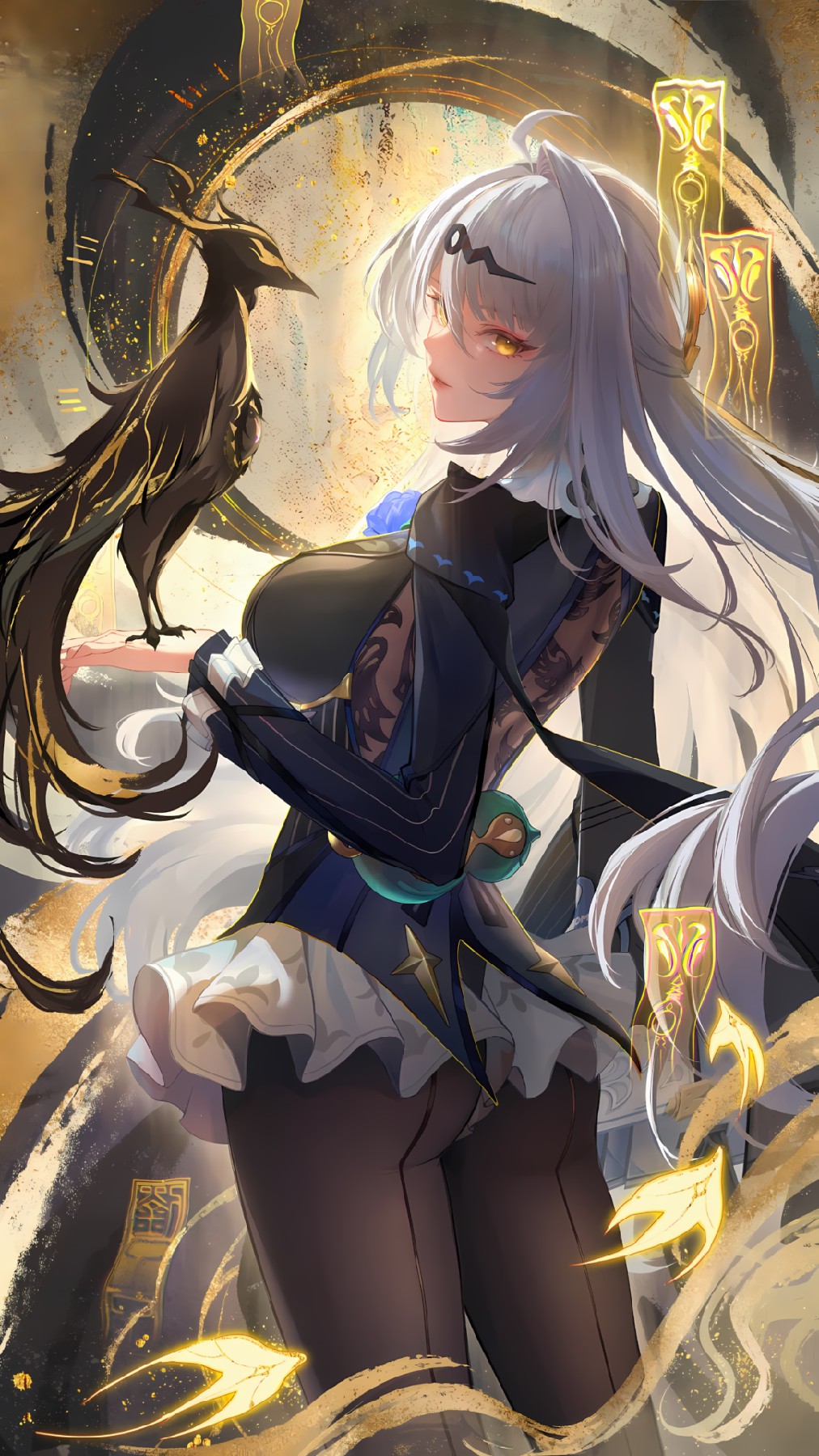 神秘少女与灵鸟的奇幻邂逅