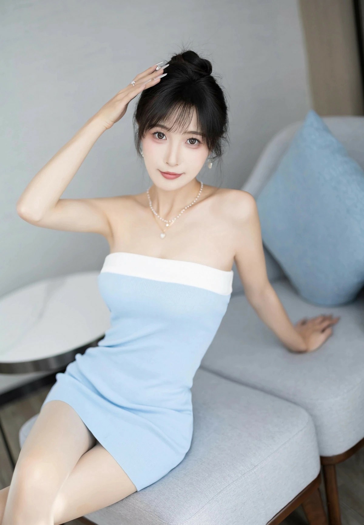 浅蓝色抹胸裙｜温柔感拉满的夏日穿搭