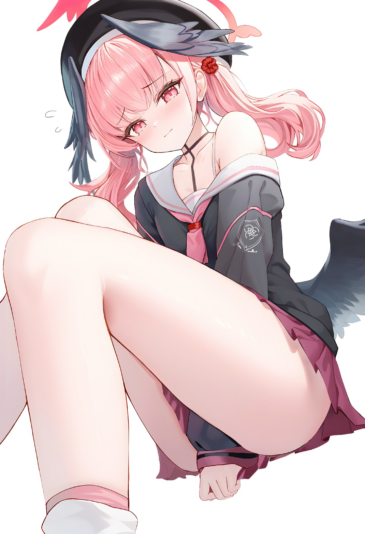 粉发小恶魔水手服俏皮少女