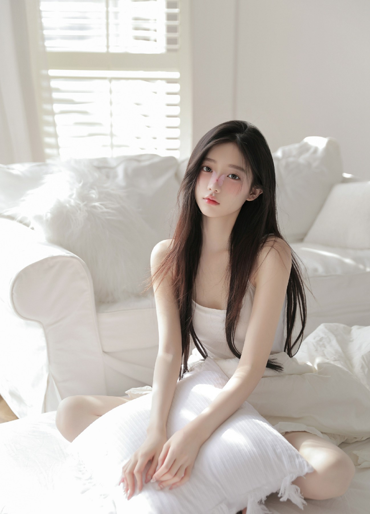 [阳光下的居家少女 温柔纯欲氛围感写真]