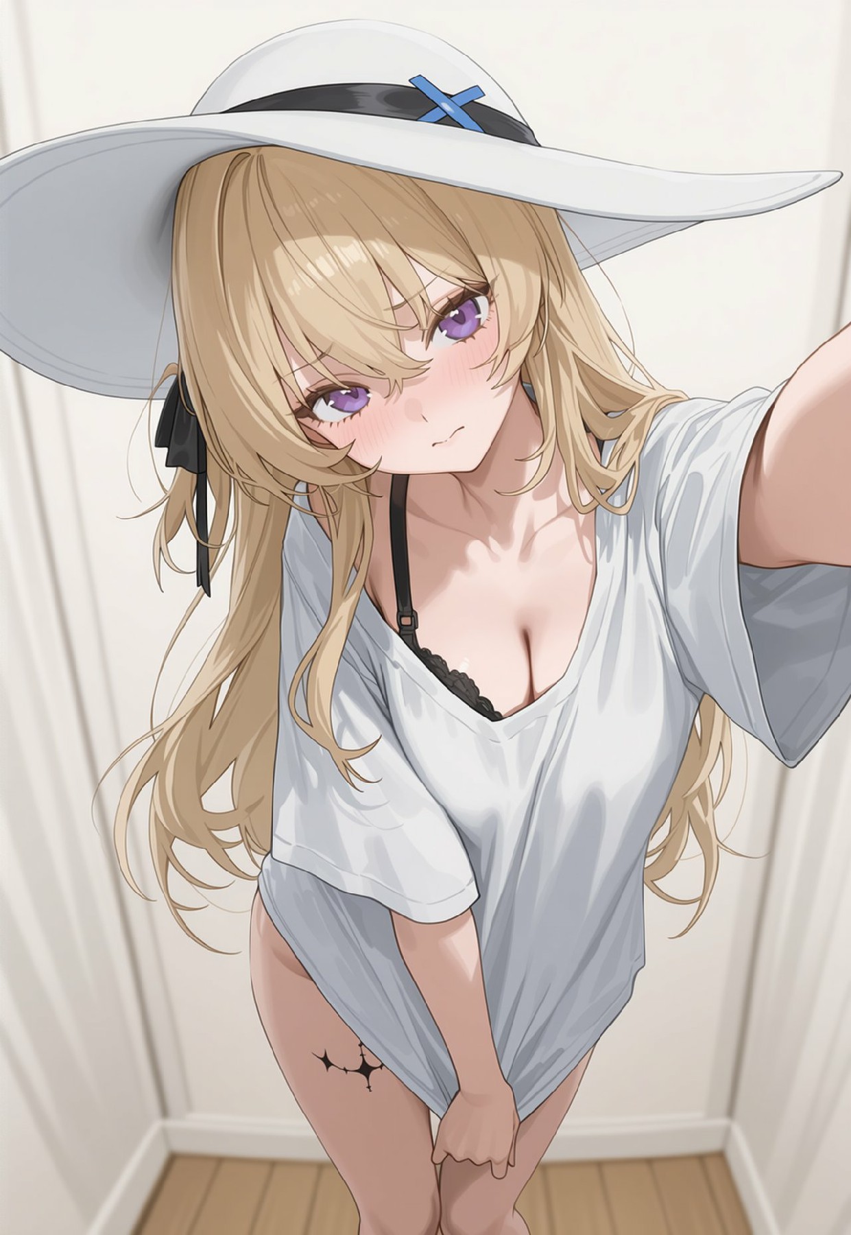 夏日慵懒自拍|白帽金发紫眸少女的小性感