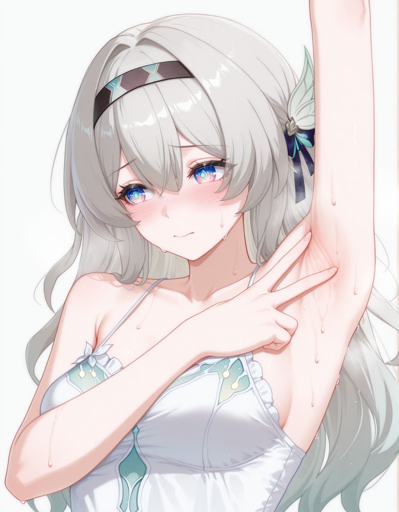 银发少女娇羞抬臂 汗珠氛围感拉满