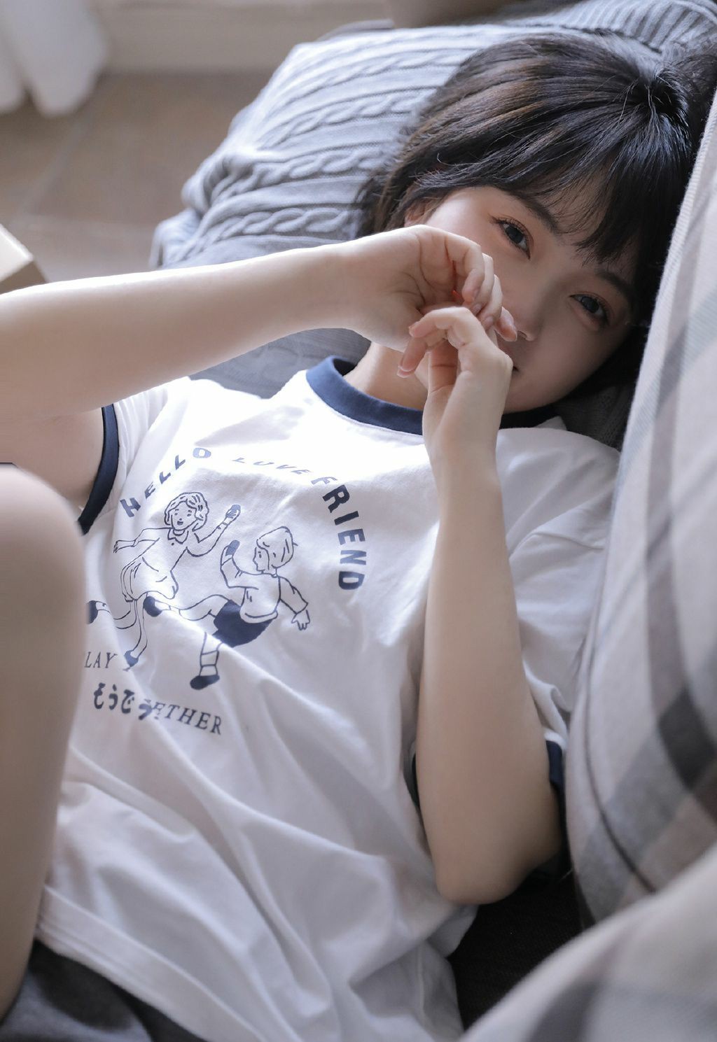 沙发躺平的午后 软萌感拉满的治愈瞬间