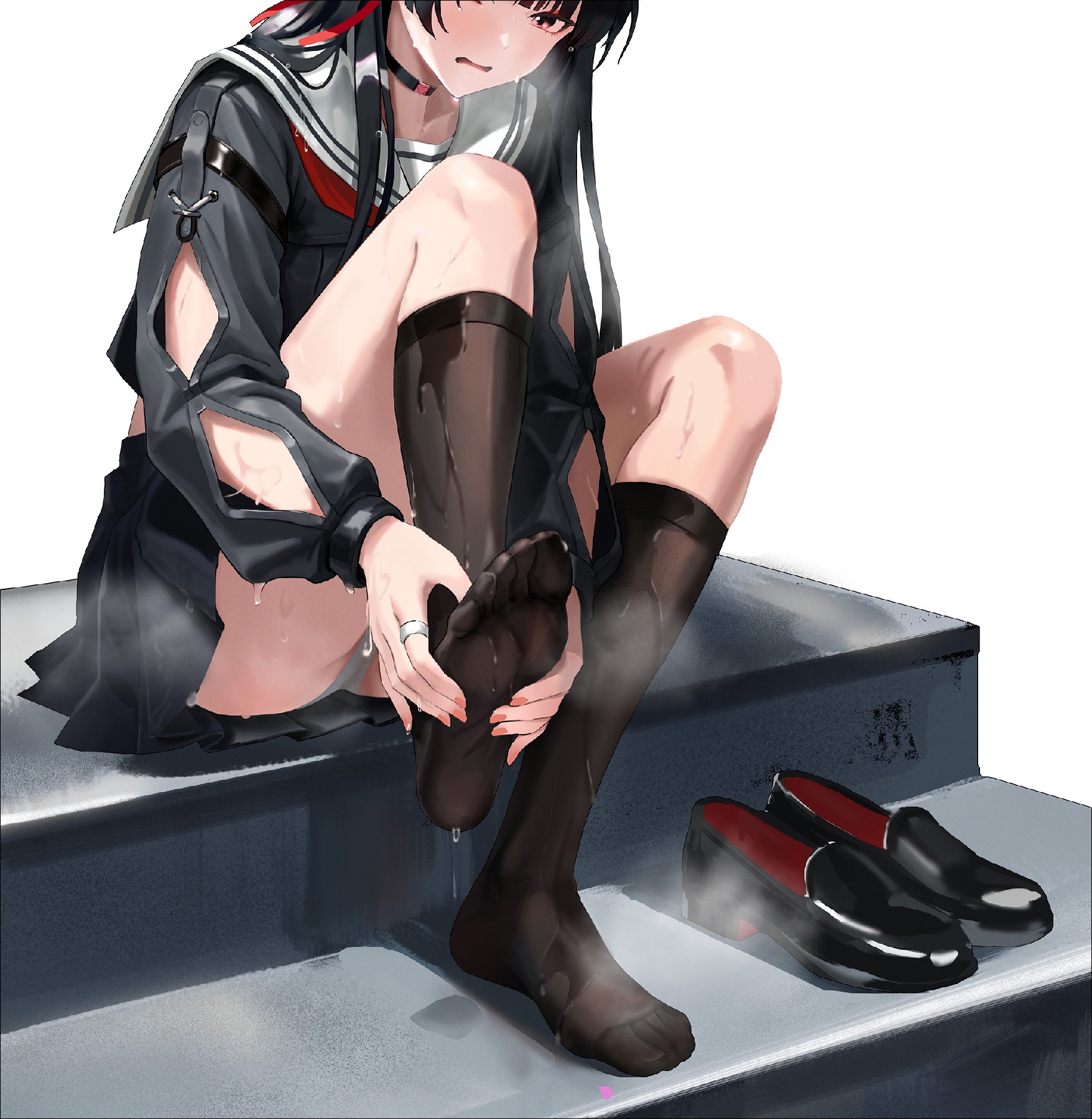 黑袜湿足水手服少女揉脚瞬间