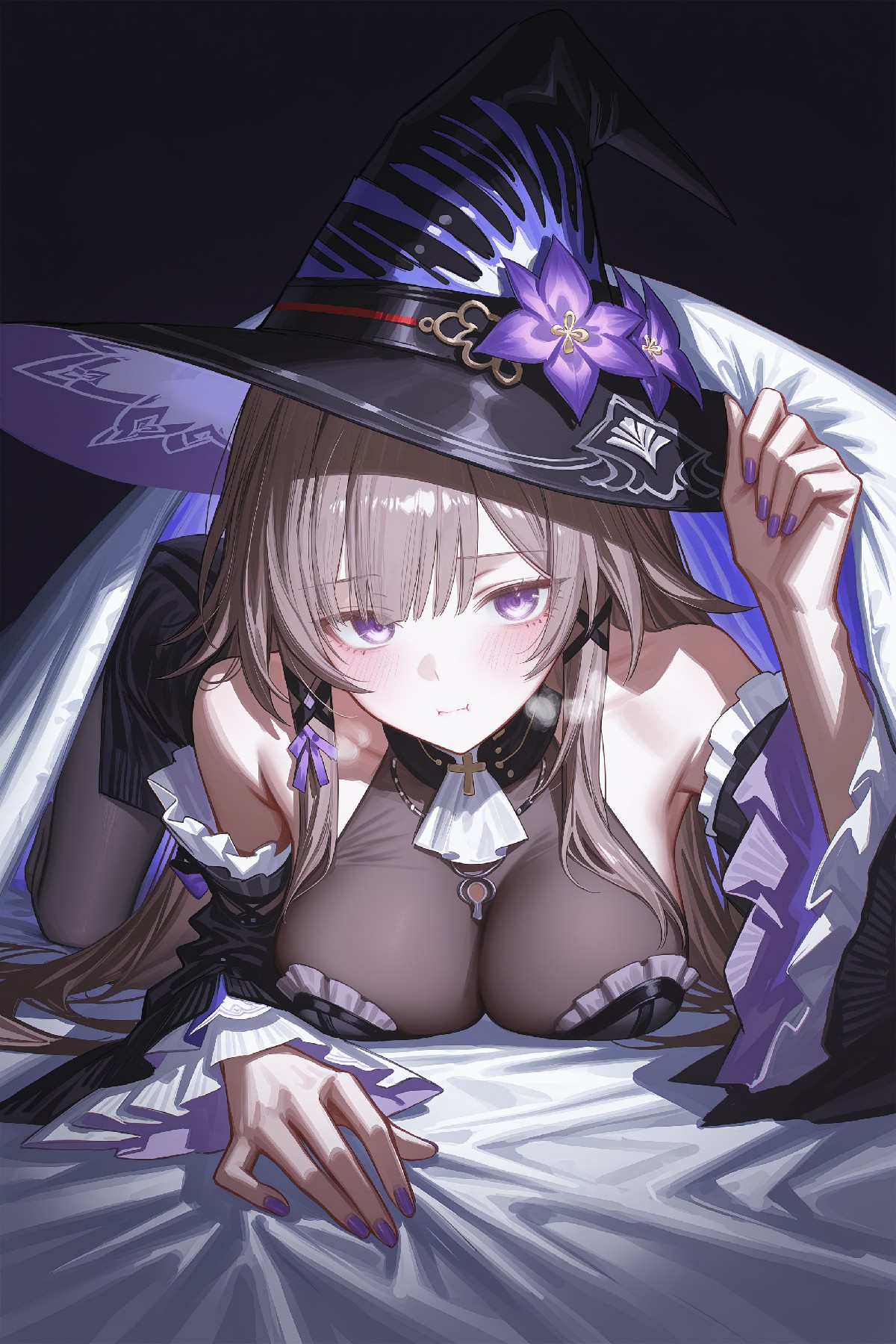 紫瞳魔女的慵懒神秘瞬间