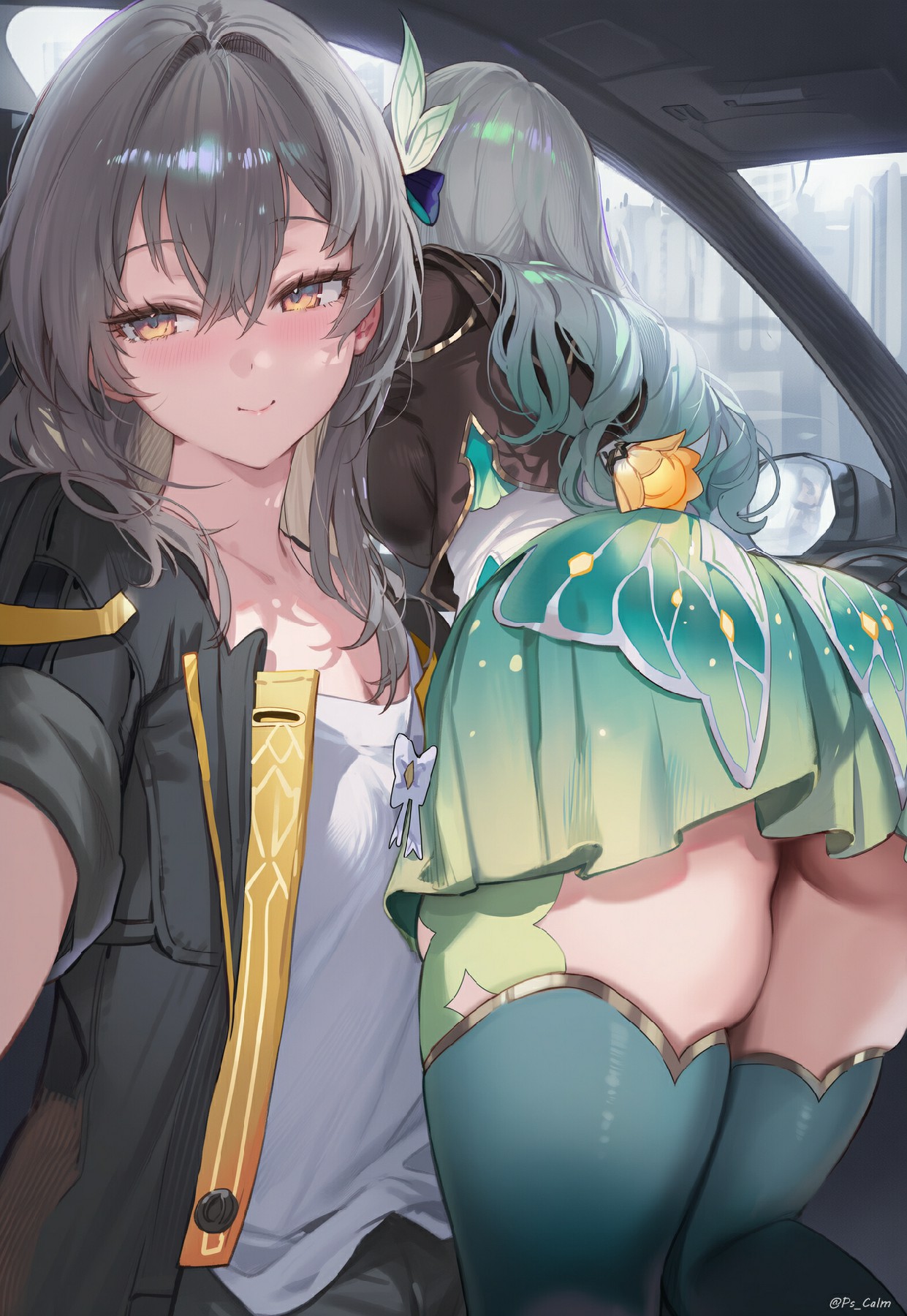 车中动漫姐妹的潮流时尚自拍