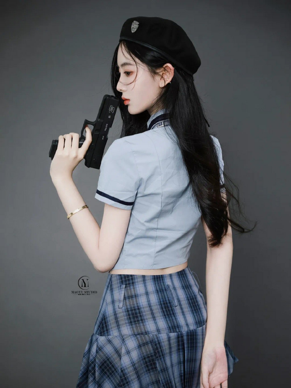 酷飒制服贝雷帽搭配，甜酷氛围感拉满