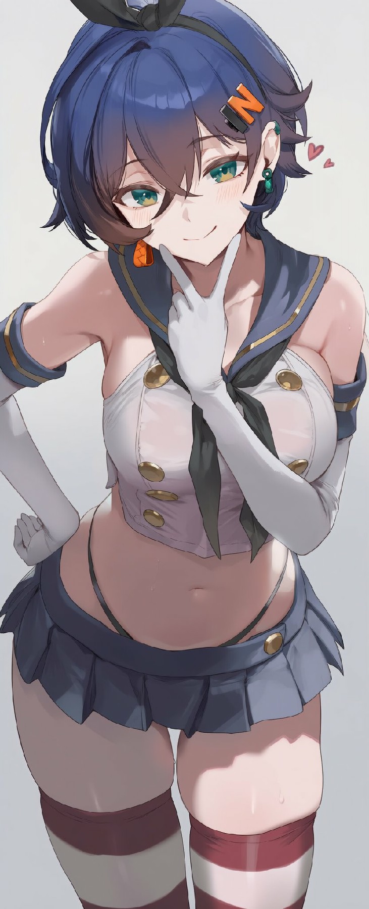 蓝发水手服少女俏皮比耶超吸睛