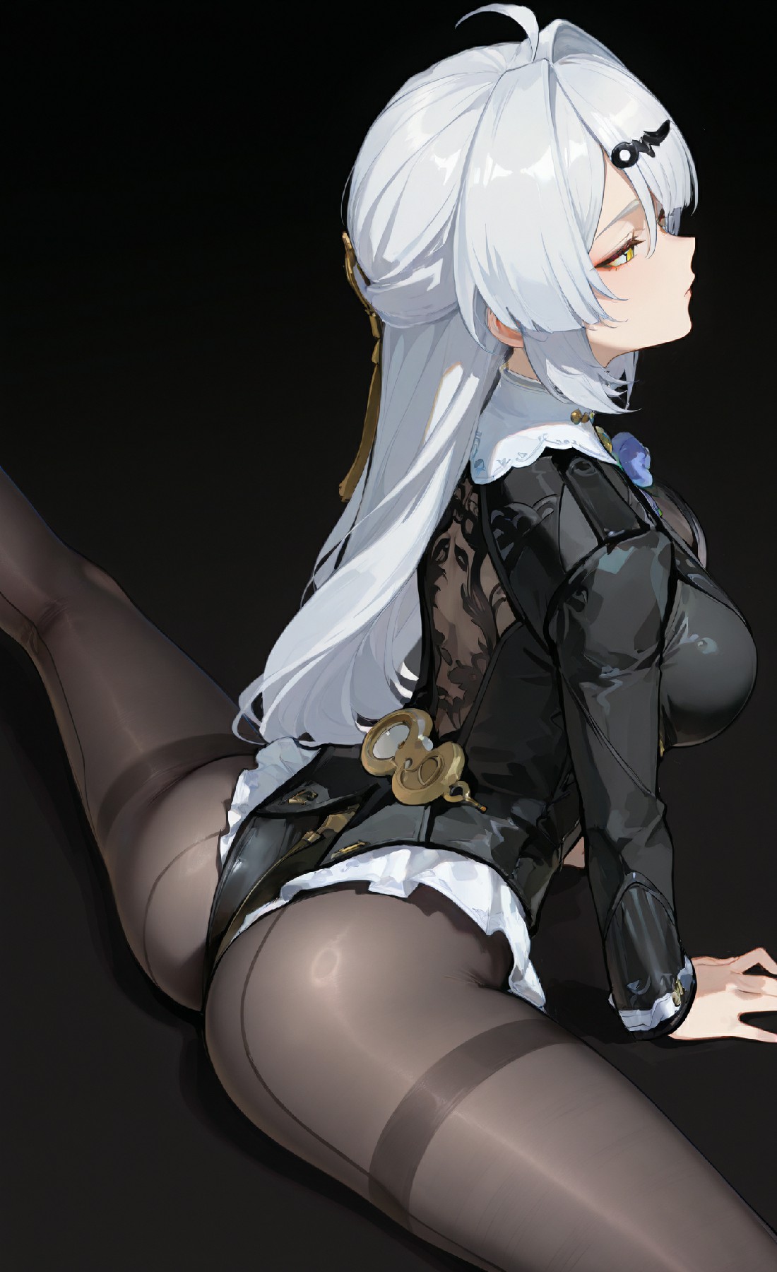 银发御姐的暗黑系性感二次元造型