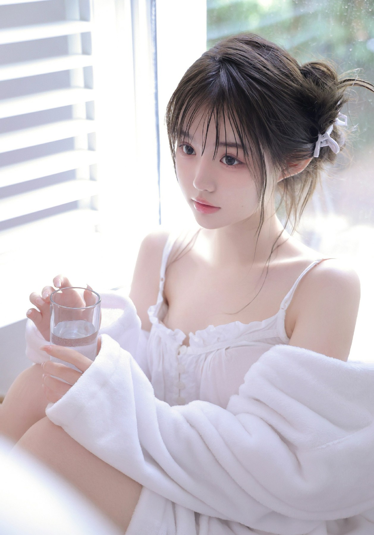 窗边的温柔清晨时光